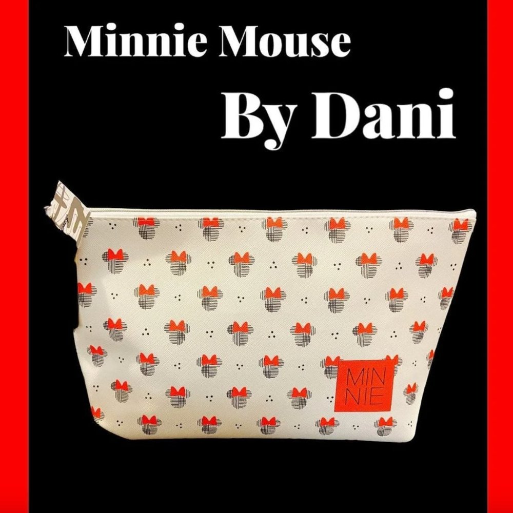 *Retired* Disney's Minnie Mouse cosmetics bag. Dani by Danielle Nicole NWT